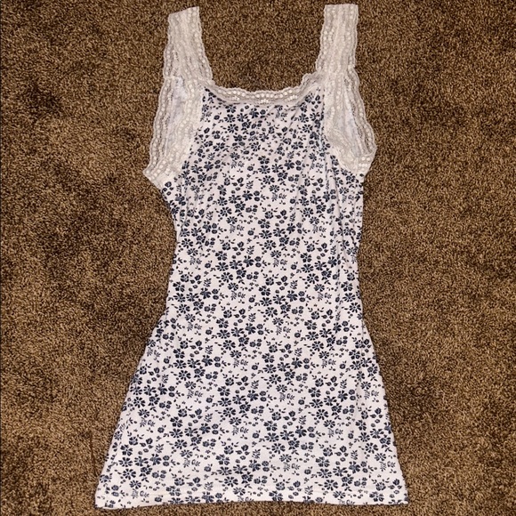 Old Navy White and Blue Lace Trim Tank - Picture 3 of 5